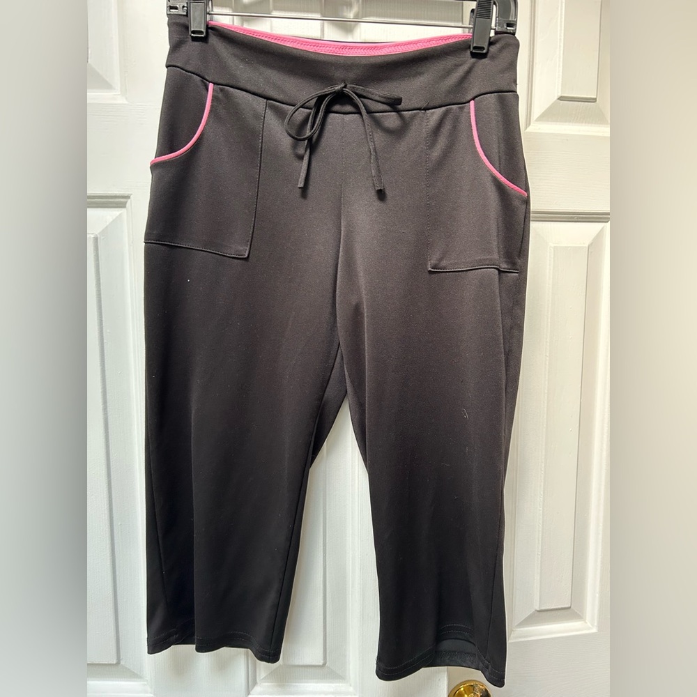Pink Punch crop, black w/pink trim. Sm. Poly machine wash. Athletic Yoga Y2K